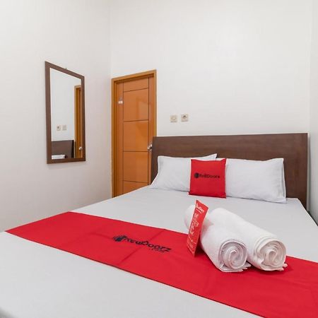 Reddoorz Syariah Near Summarecon Mall Bekasi Exterior foto