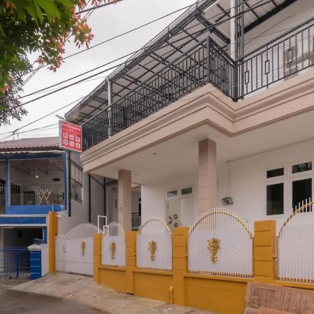Reddoorz Syariah Near Summarecon Mall Bekasi Exterior foto