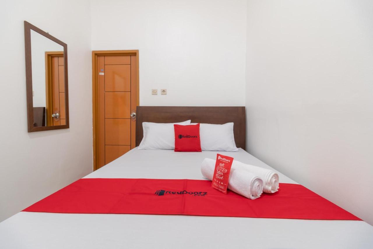 Reddoorz Syariah Near Summarecon Mall Bekasi Exterior foto